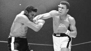 Top 10 Muhammad Ali Moments